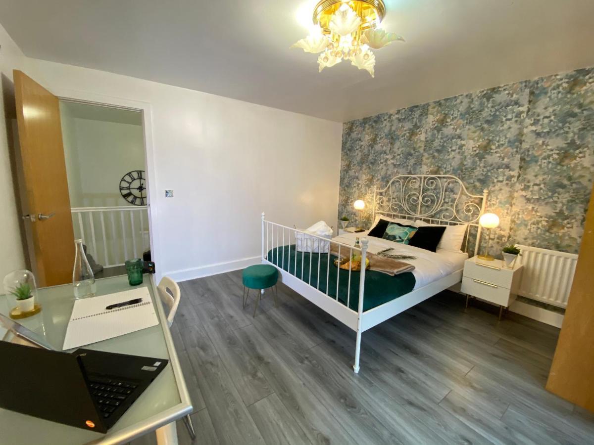 Luxe Place - Netflix & Workspace For 6 Birmingham Exteriör bild